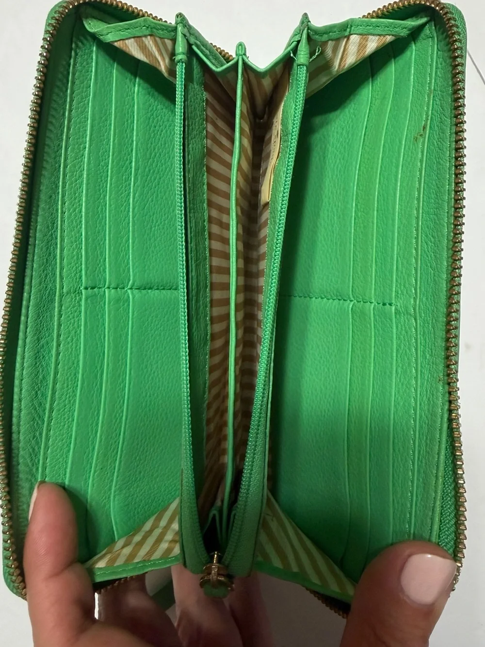 Kate Spade Green Leather Zip Wallet